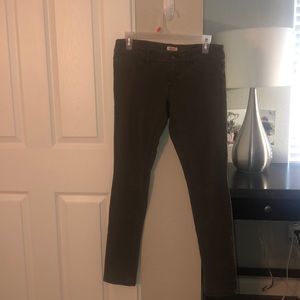 Super comfy olive green jegging pants